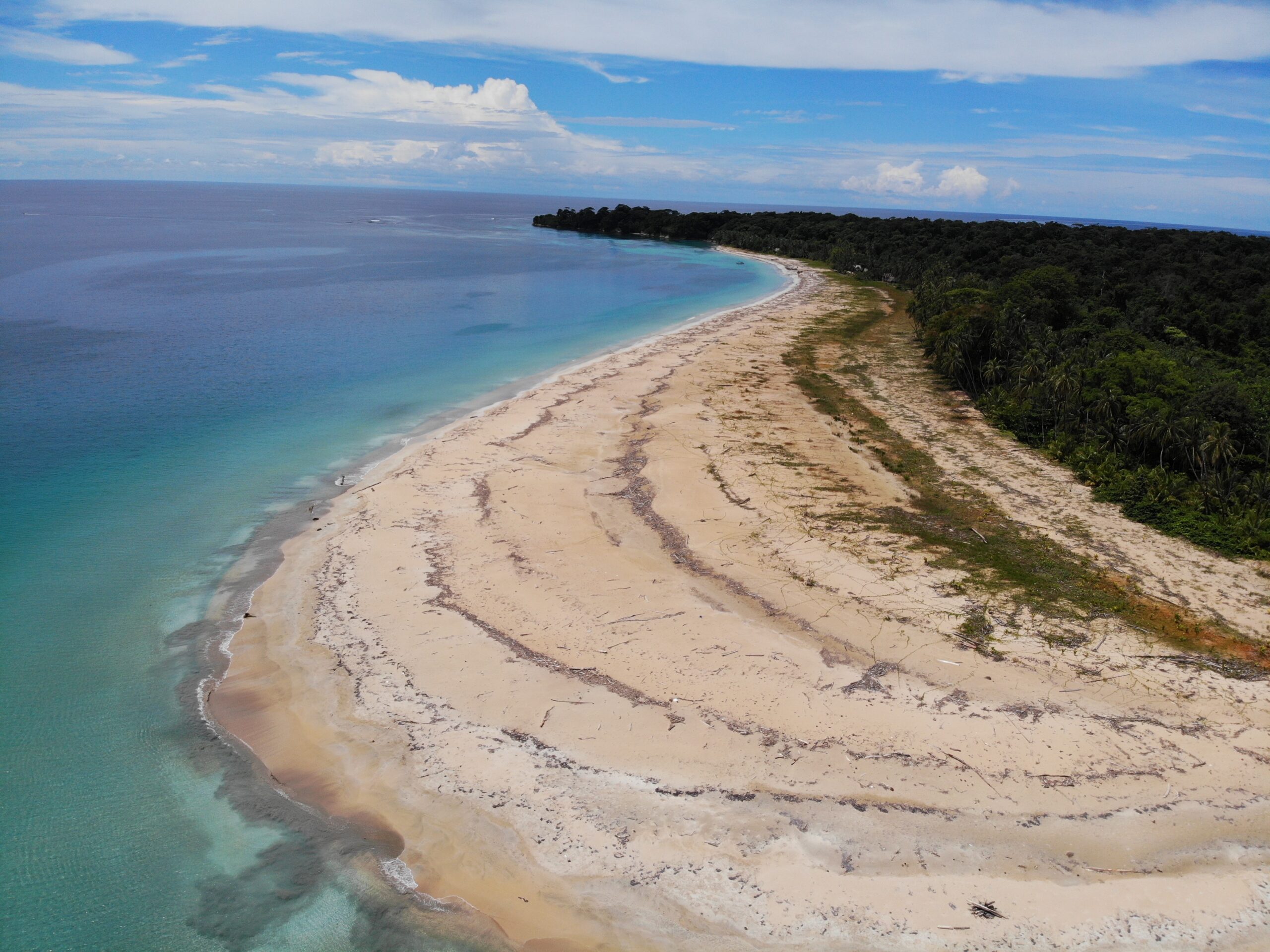 Escudo de Veraguas, Panamá — isla secreta vista desde un dron