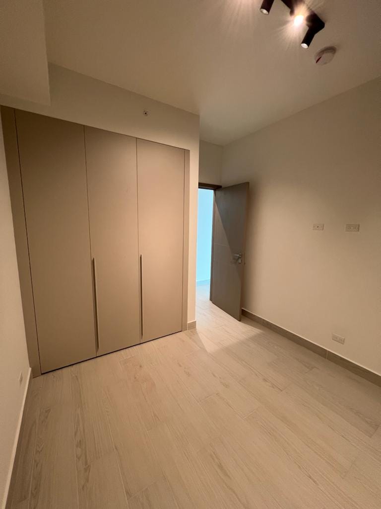 Bedroom with wardrobe – PH Urbana Obarrio Panama real estate